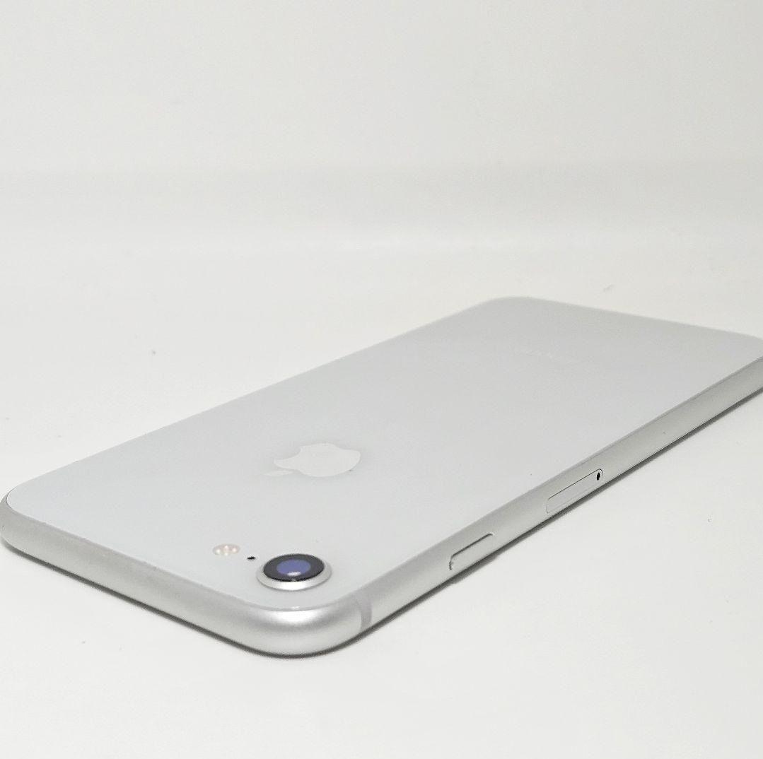 美品 動作品 iPhone8 256GB シルバー SIMフリー 本体