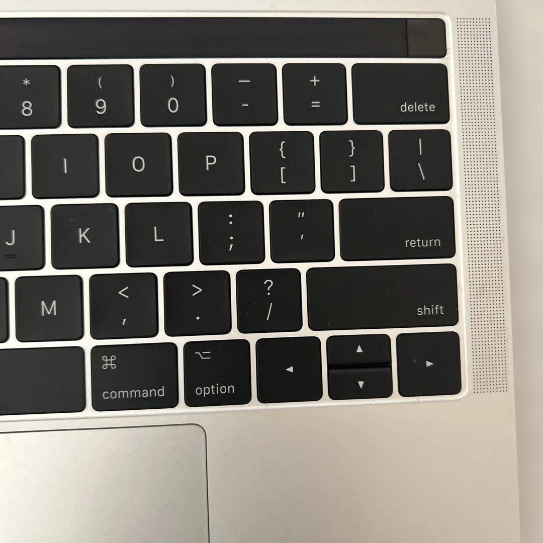 MacBook Pro 13インチ Core i7 2017 モニターに難あり