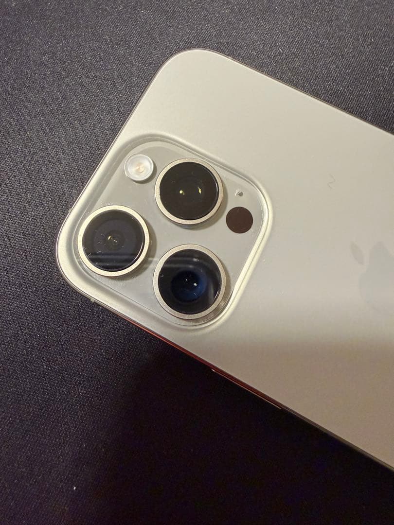 Apple iPhone 16 Pro シルバー 本体　箱は17pro