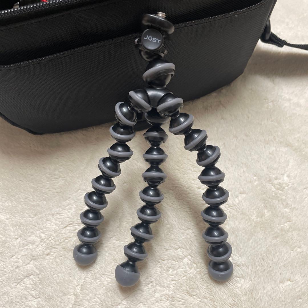 ホワイトCanon EOS Kiss M ダブルズームキット