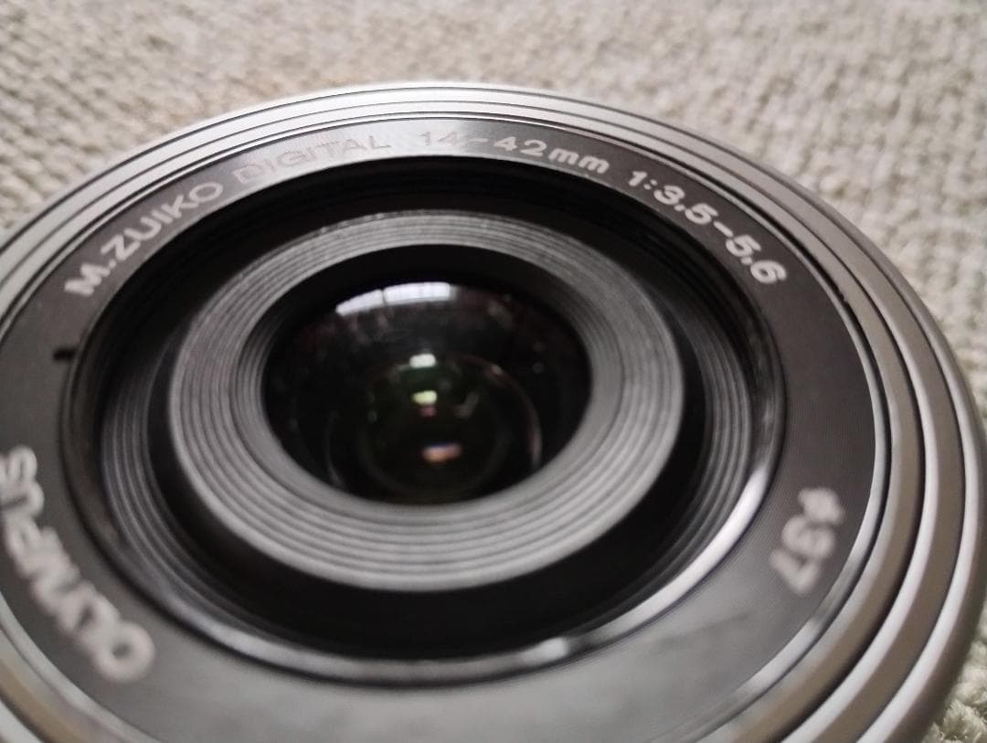 【おまけ付き】OLYMPUS OM-D E-M10 ダブルズームキット