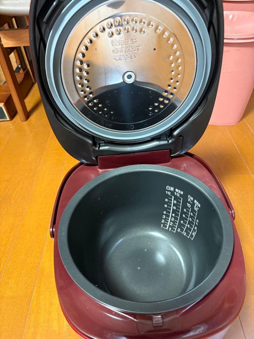 【美品】TOSHIBA 赤 炊飯器