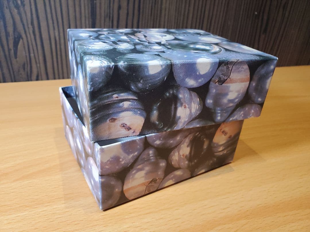 ロレックス　赤　ケース