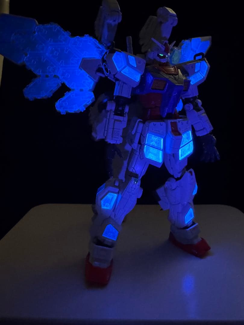 ガンプラ完成品　万博ガンダム全塗装完成品