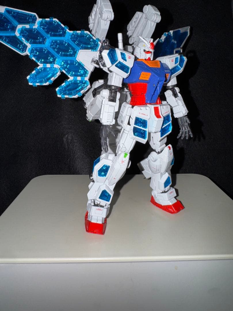ガンプラ完成品　万博ガンダム全塗装完成品