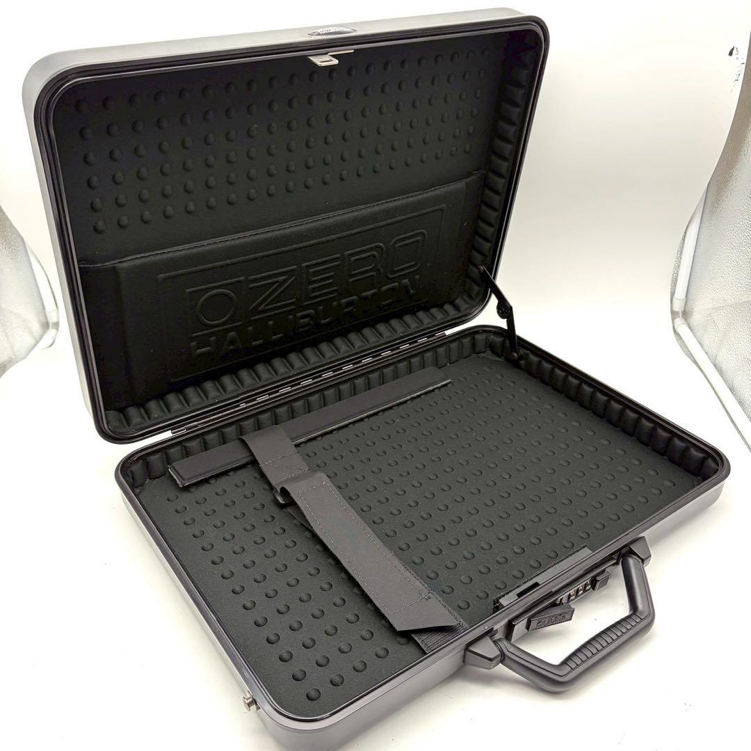 極美品 ゼロハリバートン ガンメタ アタッシュケース ダイアルロック