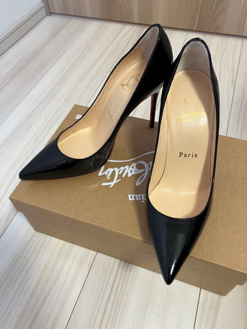Christian Louboutin デコルテ554 100 パテント 35
