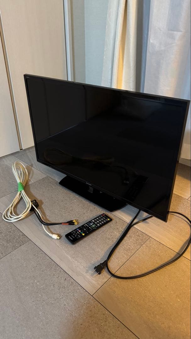 【美品】SHARP AQUOS (LC-32H40)+リモコン+アンテナケーブル