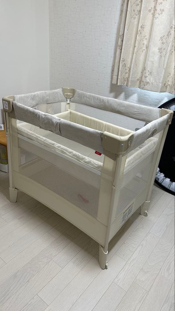 【美品　週末限定値下げ】アップリカ　ココネルエアープラスAB ホワイトベージュ