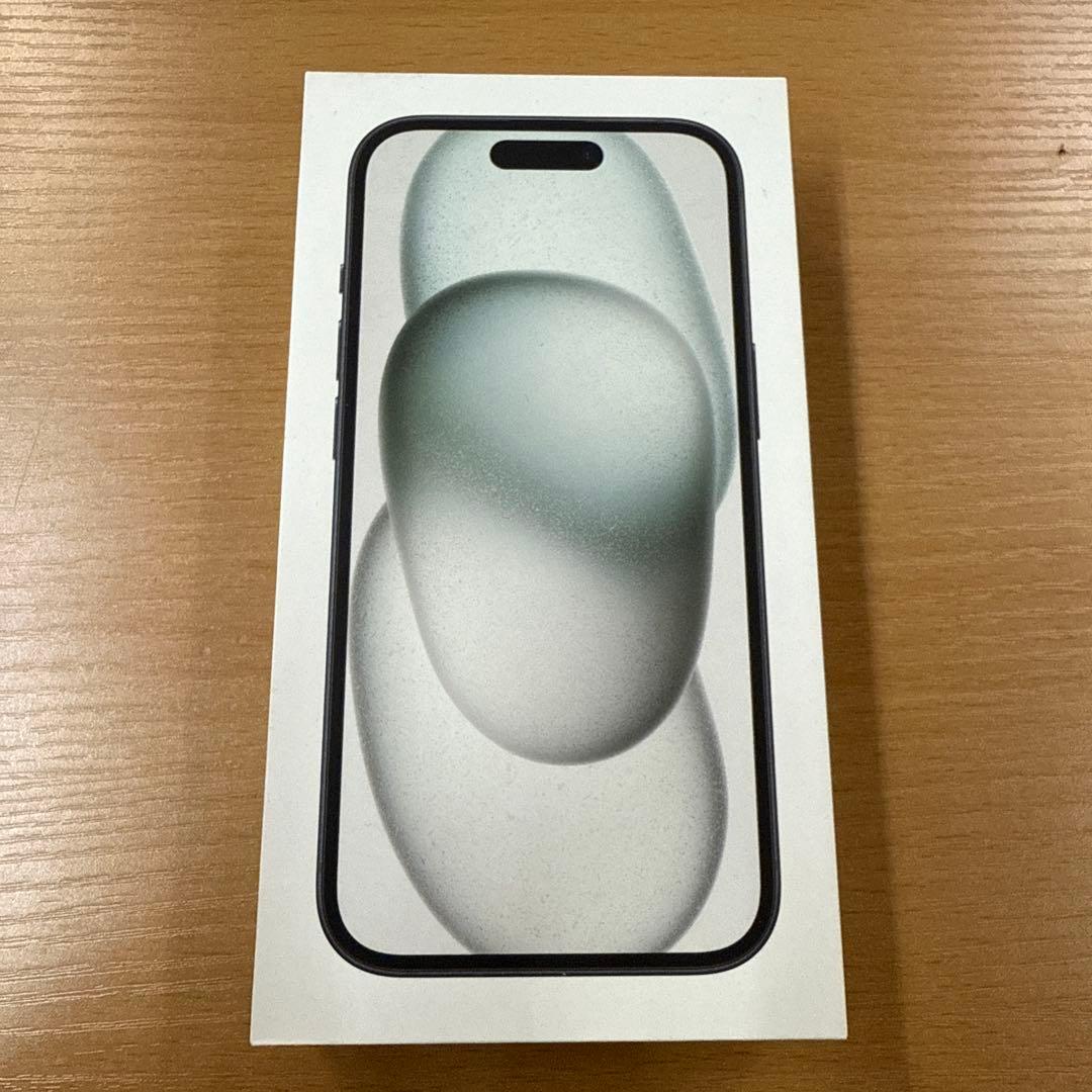 Apple iPhone 15 128GB ブラック 通電確認のみ