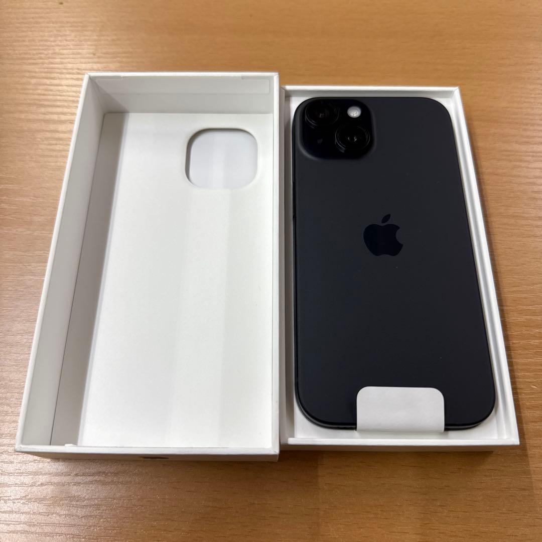 Apple iPhone 15 128GB ブラック 通電確認のみ