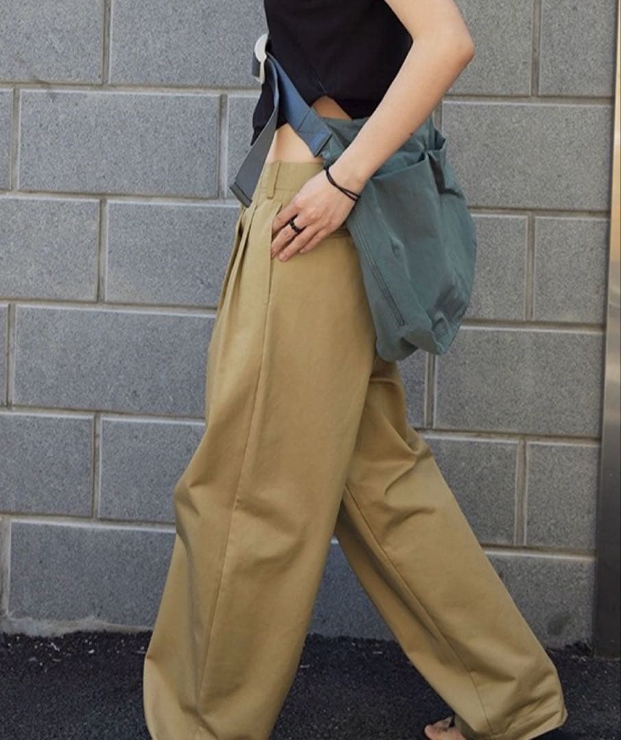 ANOTHER S タック入りワイドチノパン