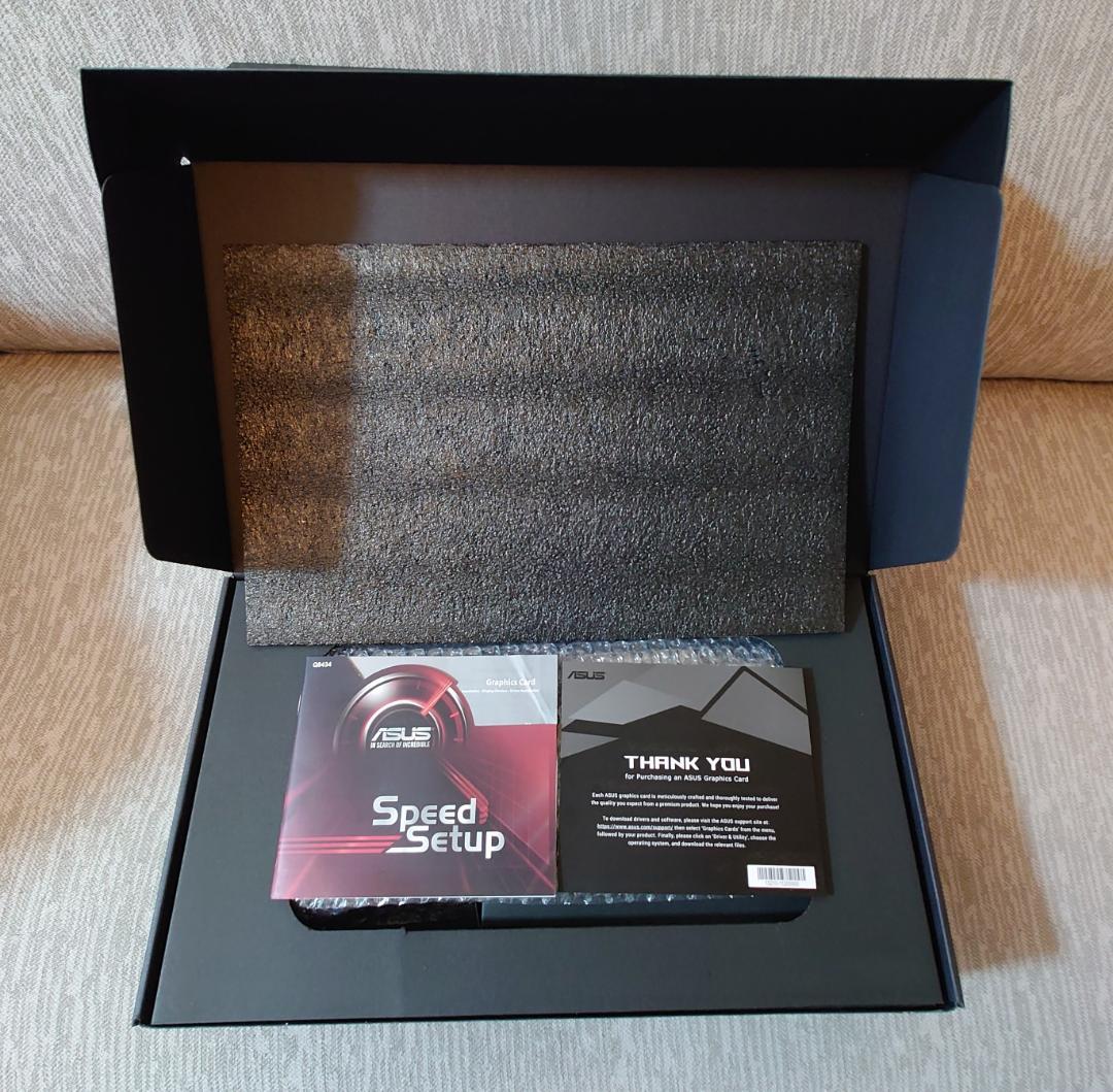 グラフィックボード・グラボ・ビデオカード ASUS RADEON RX 5700 XT TUF GAMING 8GB