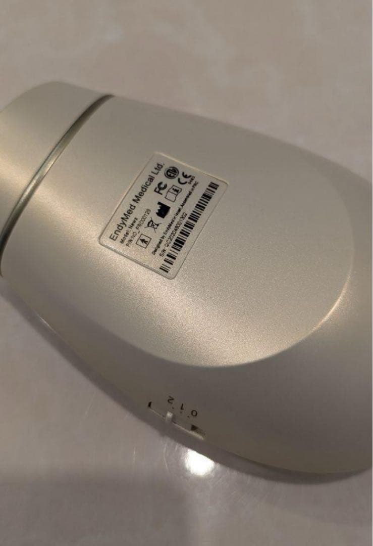 NEWAリフト 美顔器 シャンパンゴールド