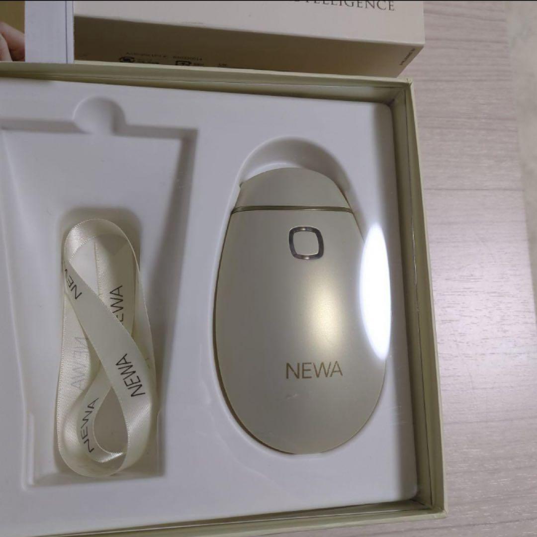 NEWAリフト 美顔器 シャンパンゴールド