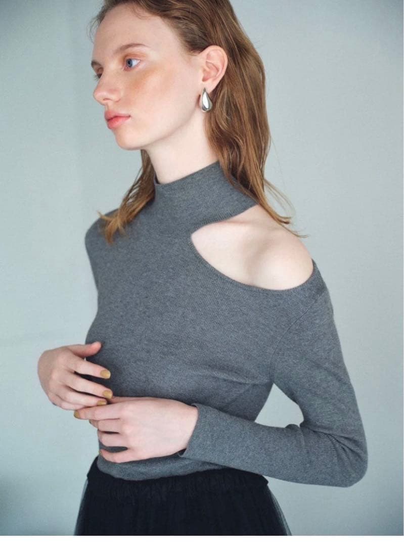 Cygne オフショルダー グレー ニットトップス