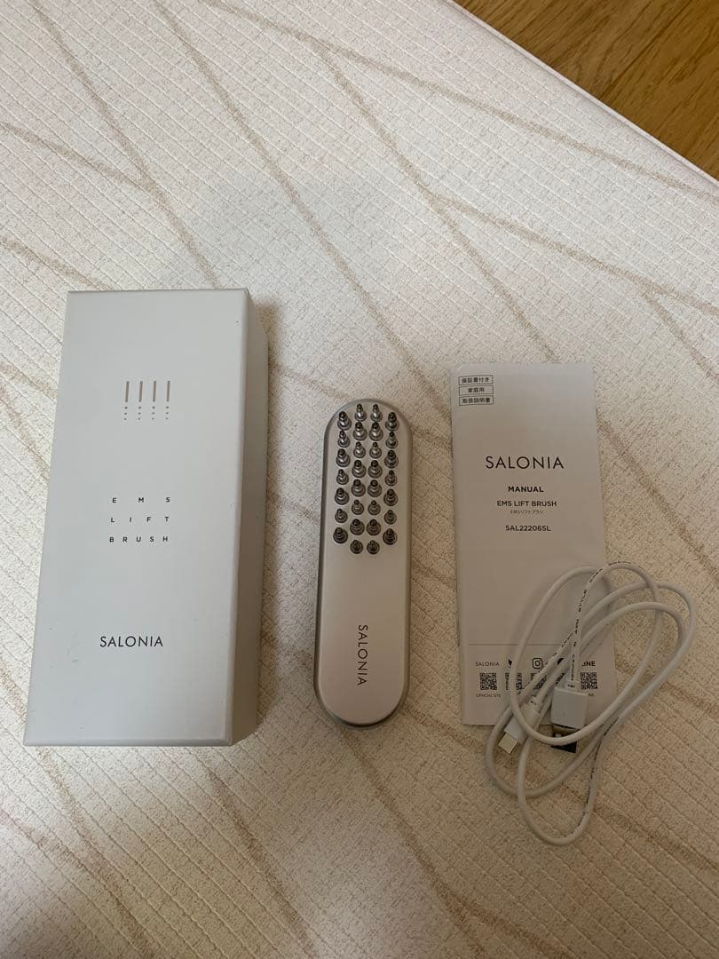 SALONIA EMS LIFT BRUSH 美顔器