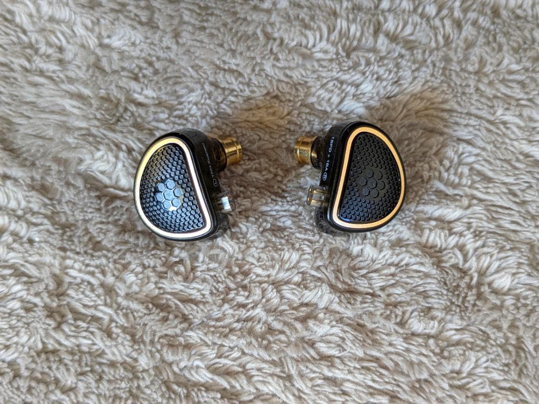 CCA / TRN イヤフォン ＋ 4.4mmバランスケーブル