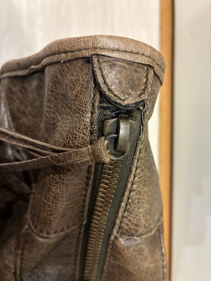 バレンシアガ　トラベルバッグ　カーキ