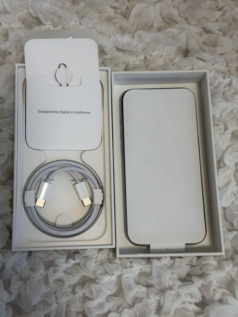 Apple iPhone15Pro 256GB ホワイトチタニウム 本体 極美品