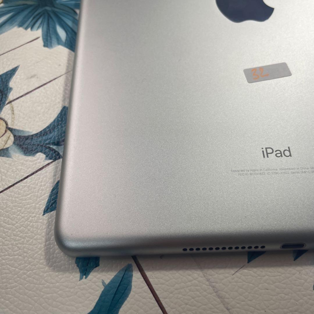 32-iPad 第5世代　128GB