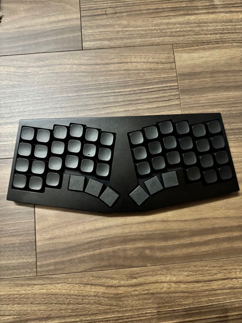 Cornelius Low-profile キースイッチ、キーキャップ付き