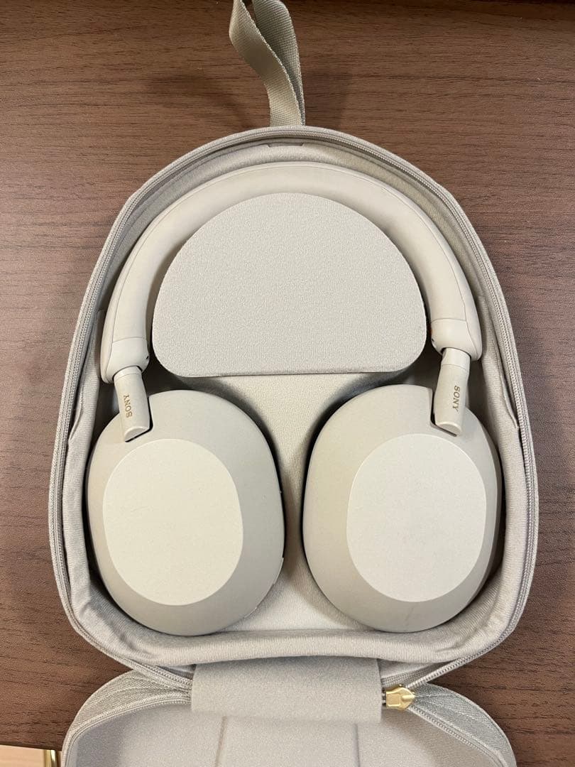 Sony WH-1000XM5ワイヤレスヘッドホン ホワイト