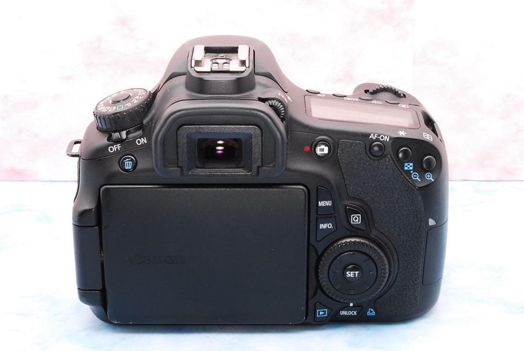 Canon EOS 60D★バッグ付★一眼レフカメラ★高性能＆コスパ◎