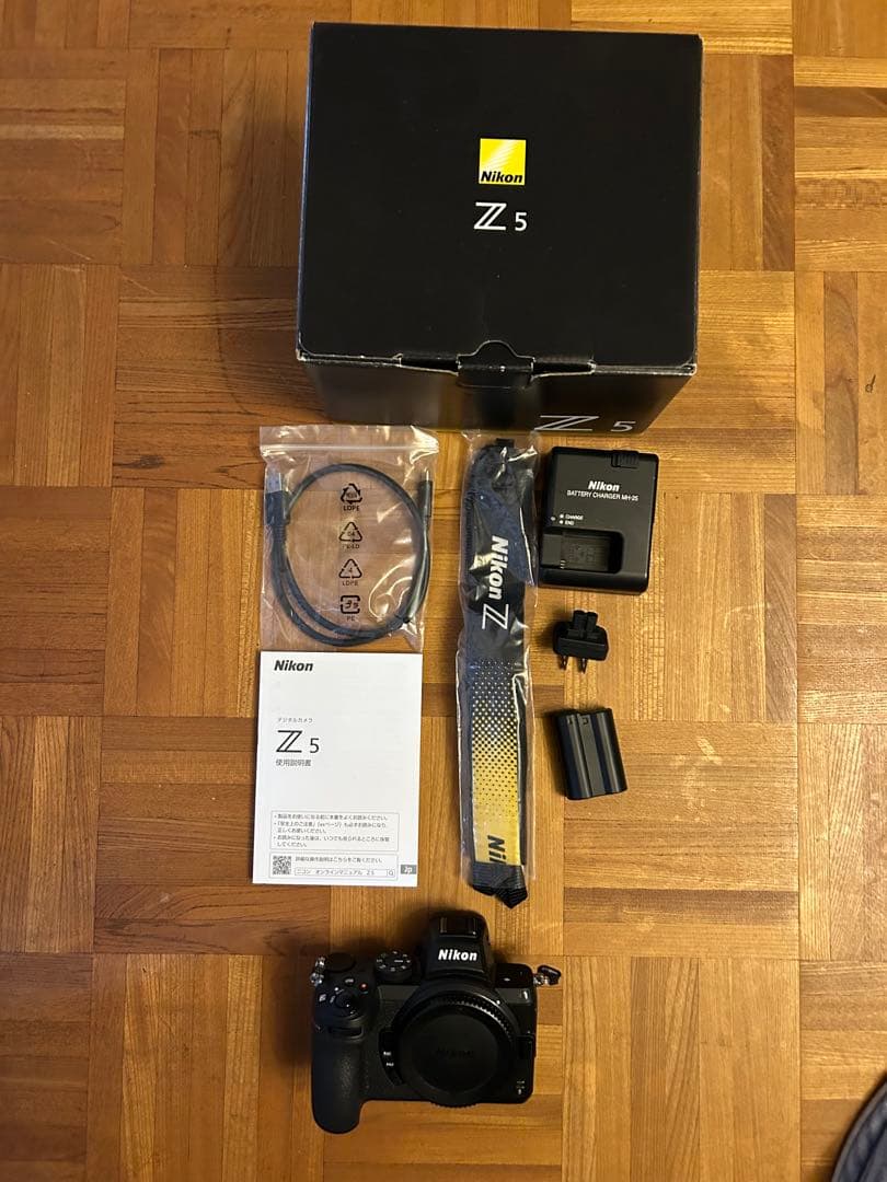 Nikon Z5 ボディ　美品　本日終了