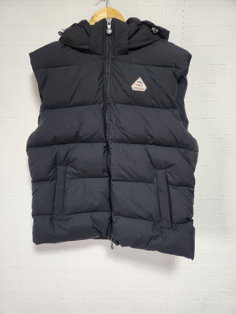 PYRENEX ブラックダウンベスト フード付き