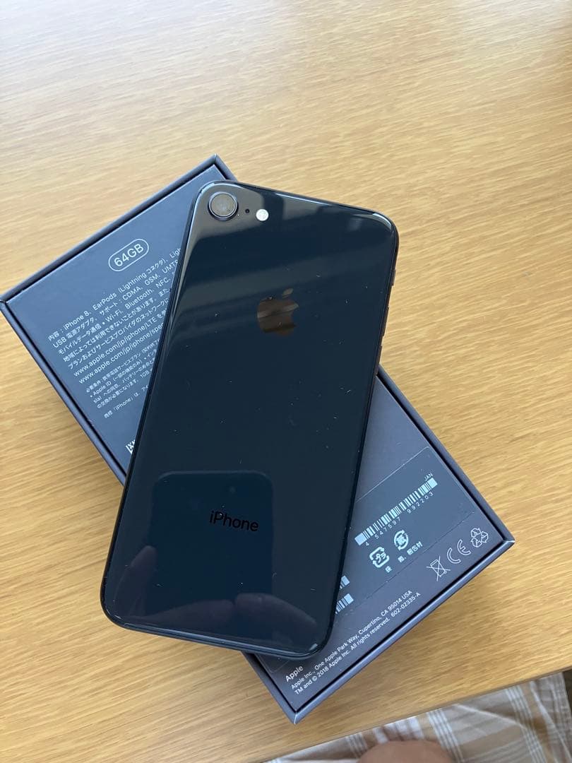 【藤村みな】iPhone8 64GB 本体（箱あり）
