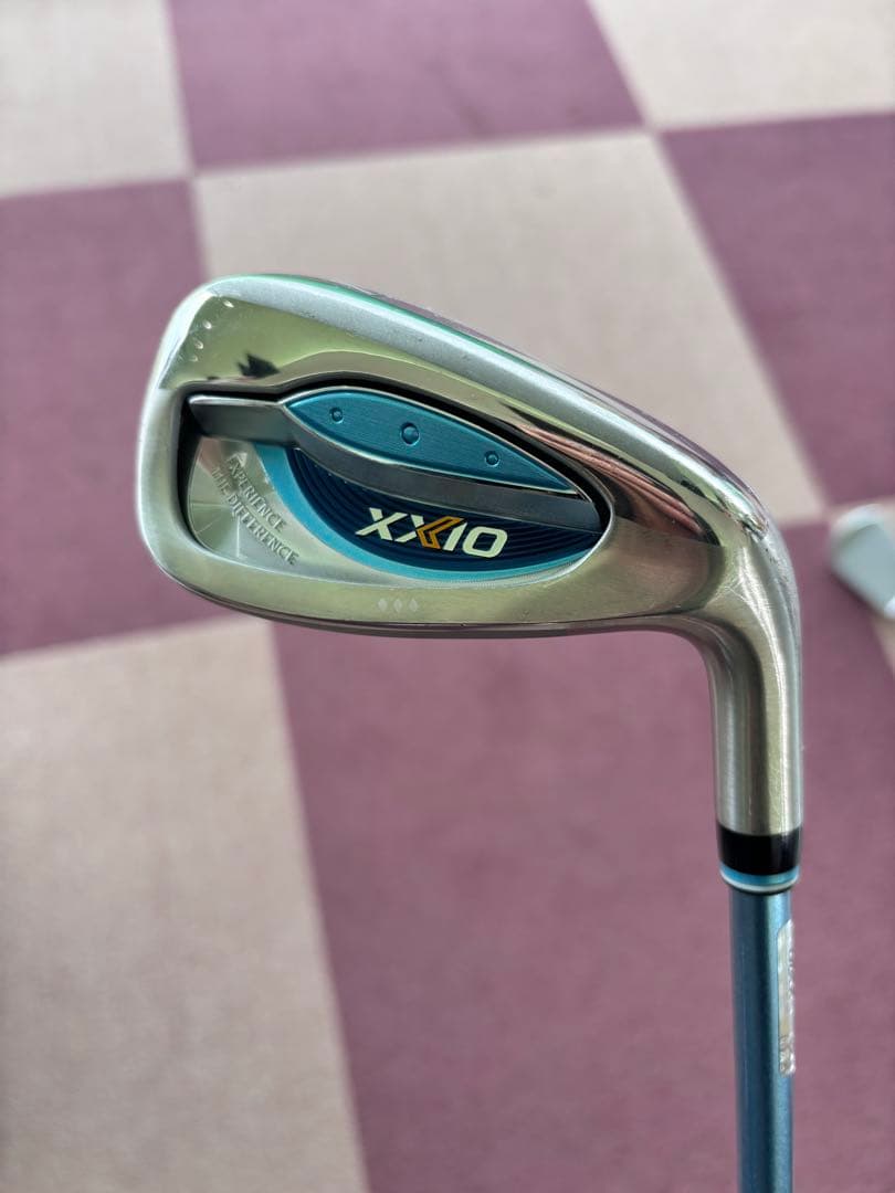 ゼクシオ13 アイアン　レディース7番