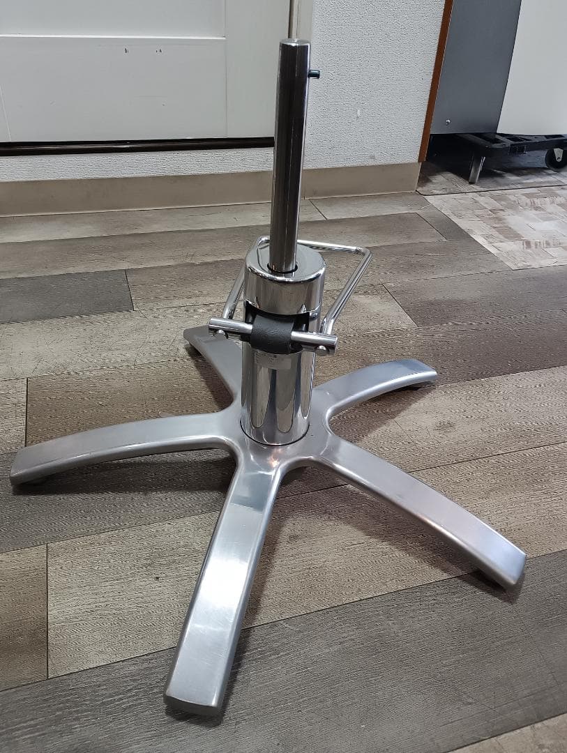 タカラベルモントスタイリングチェア