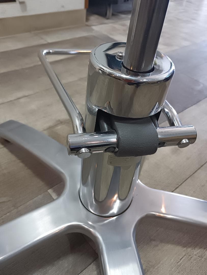 タカラベルモントスタイリングチェア