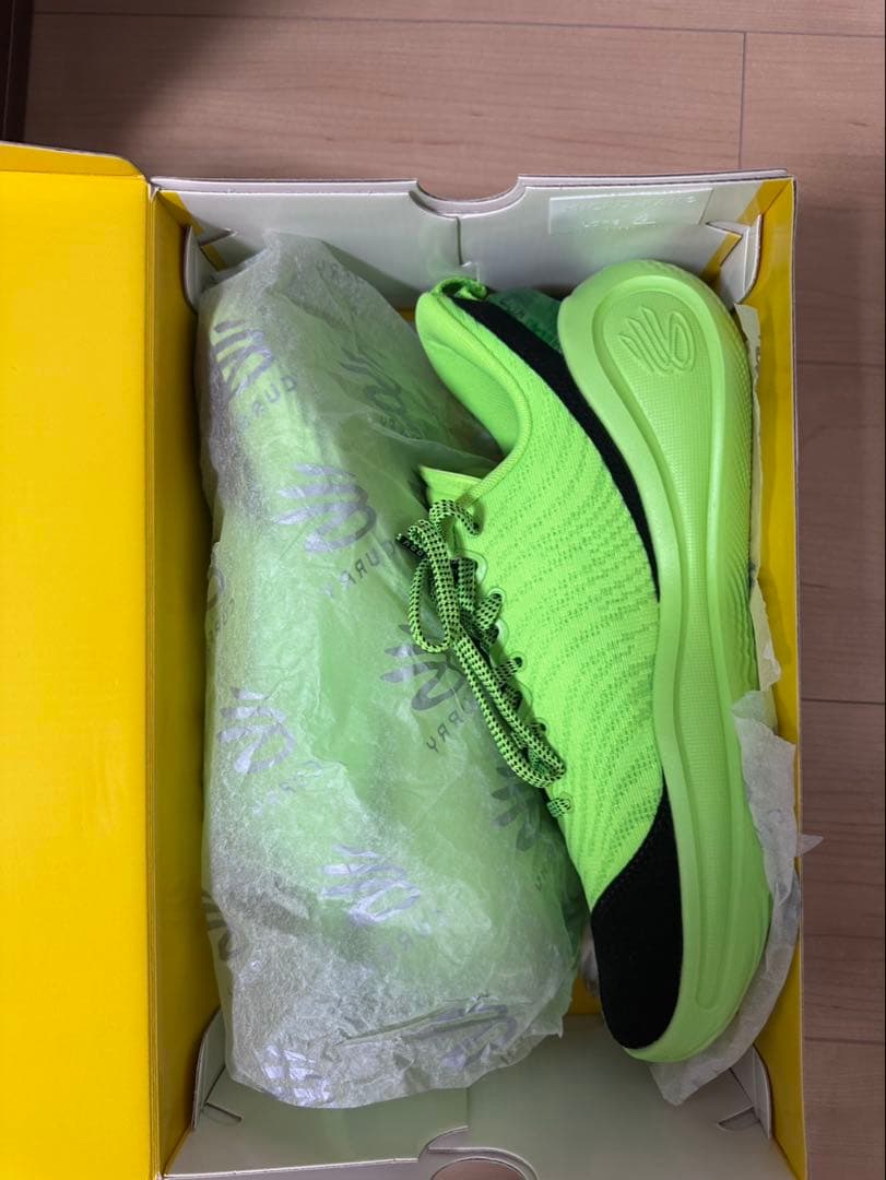 カリー12 バスケットボールシューズ 26.5cm ライムグリーン/ブラック