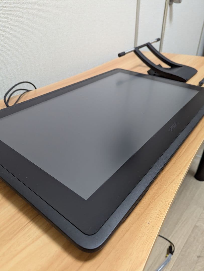 【中古美品】ワコム 液タブ Wacom Cintiq 22 ブラック