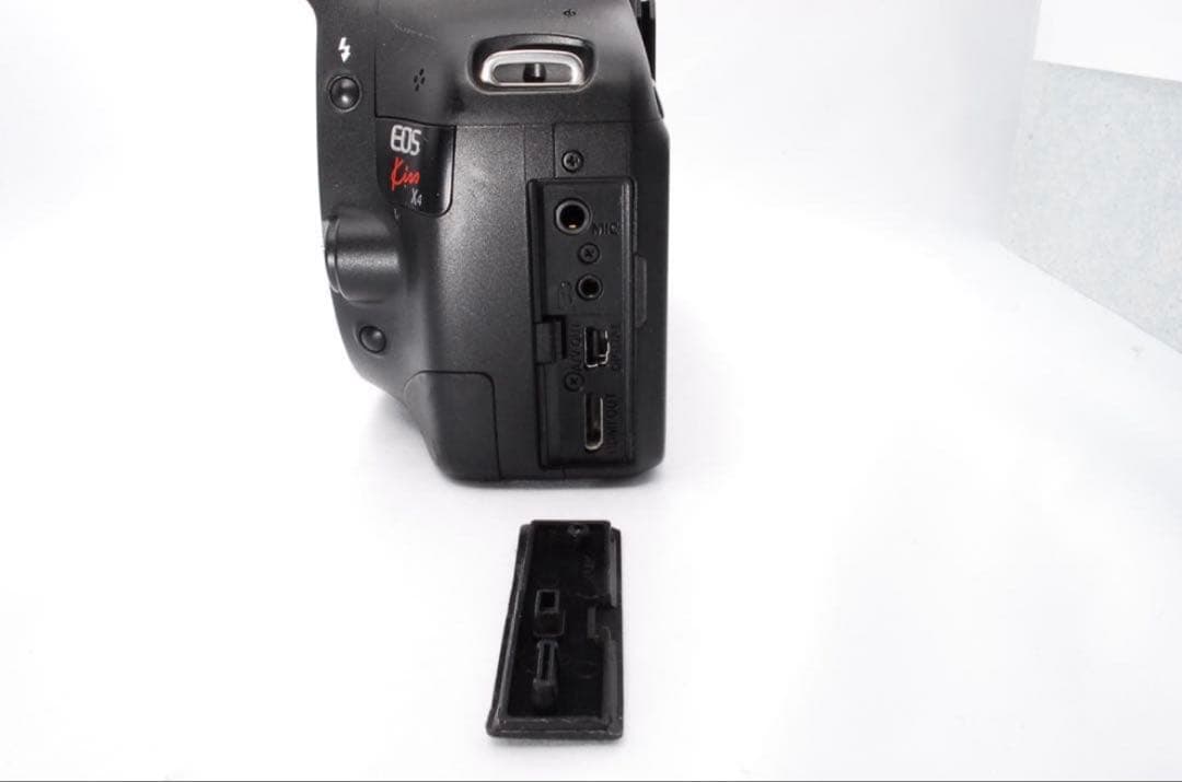 Canon EOS Kiss X4 一眼レフカメラ　付属品付きですぐに使える❗️