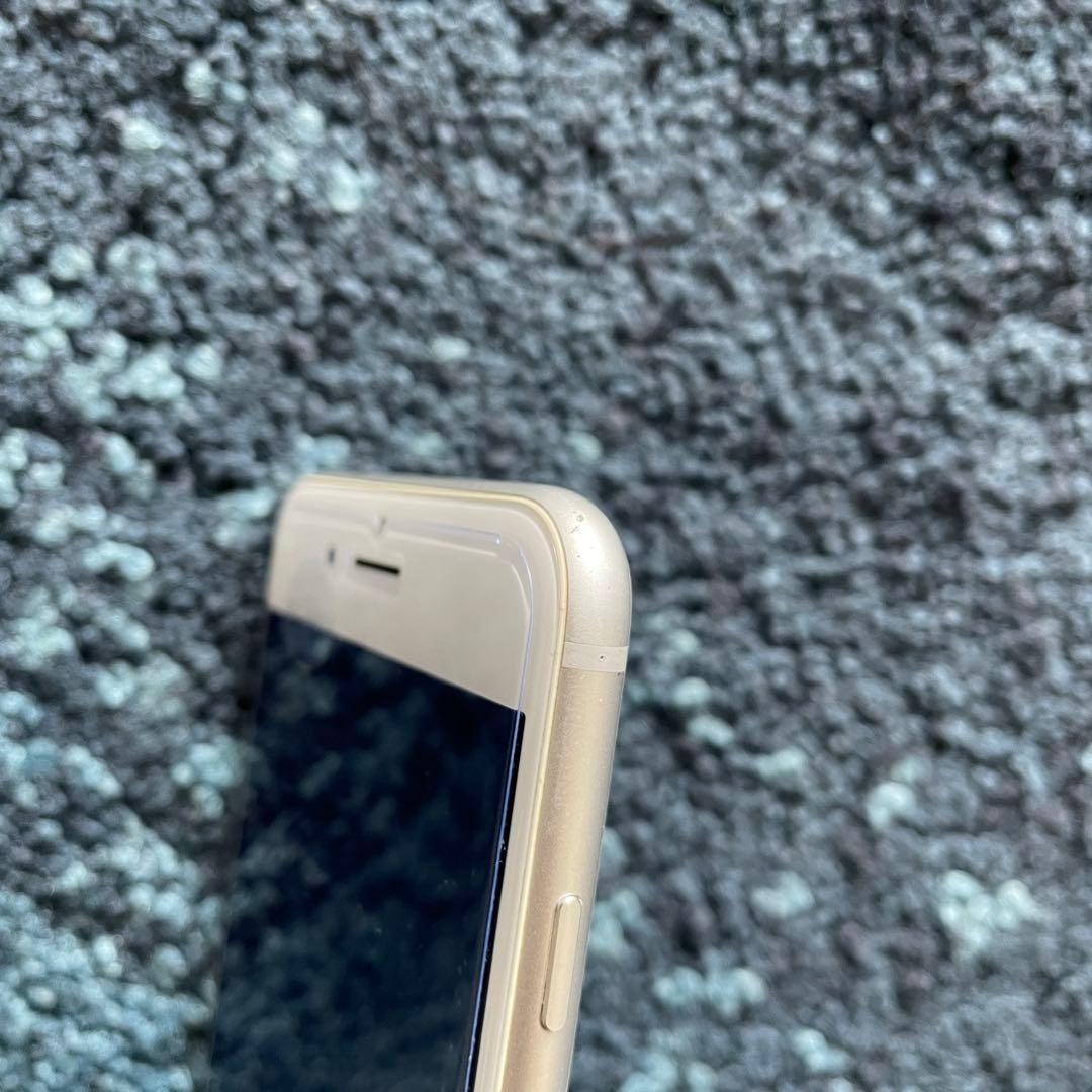 iPhone8プラス64GB ホワイト バッテリー80% ロック解除済 本体のみ