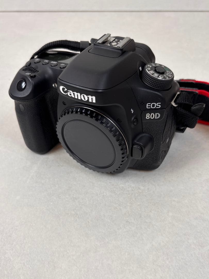 Canon EOS 80D ボディ 一眼レフカメラ 充電器 バッテリー2個セット