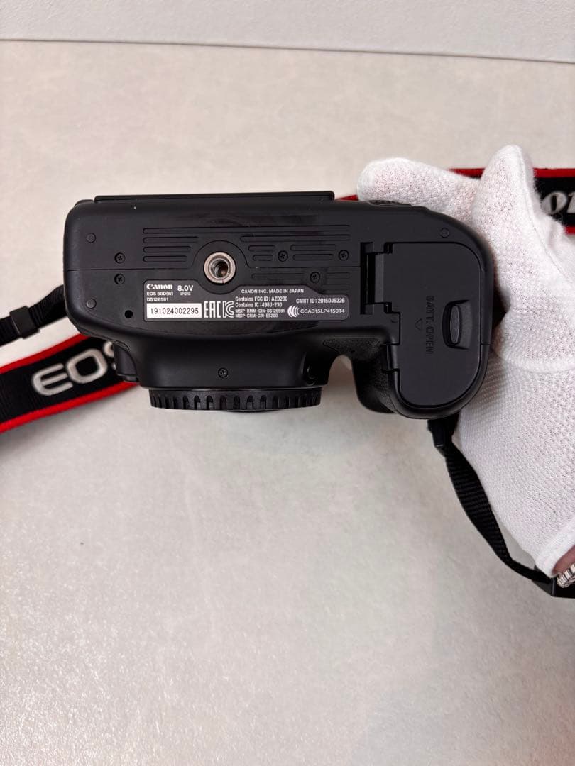 Canon EOS 80D ボディ 一眼レフカメラ 充電器 バッテリー2個セット