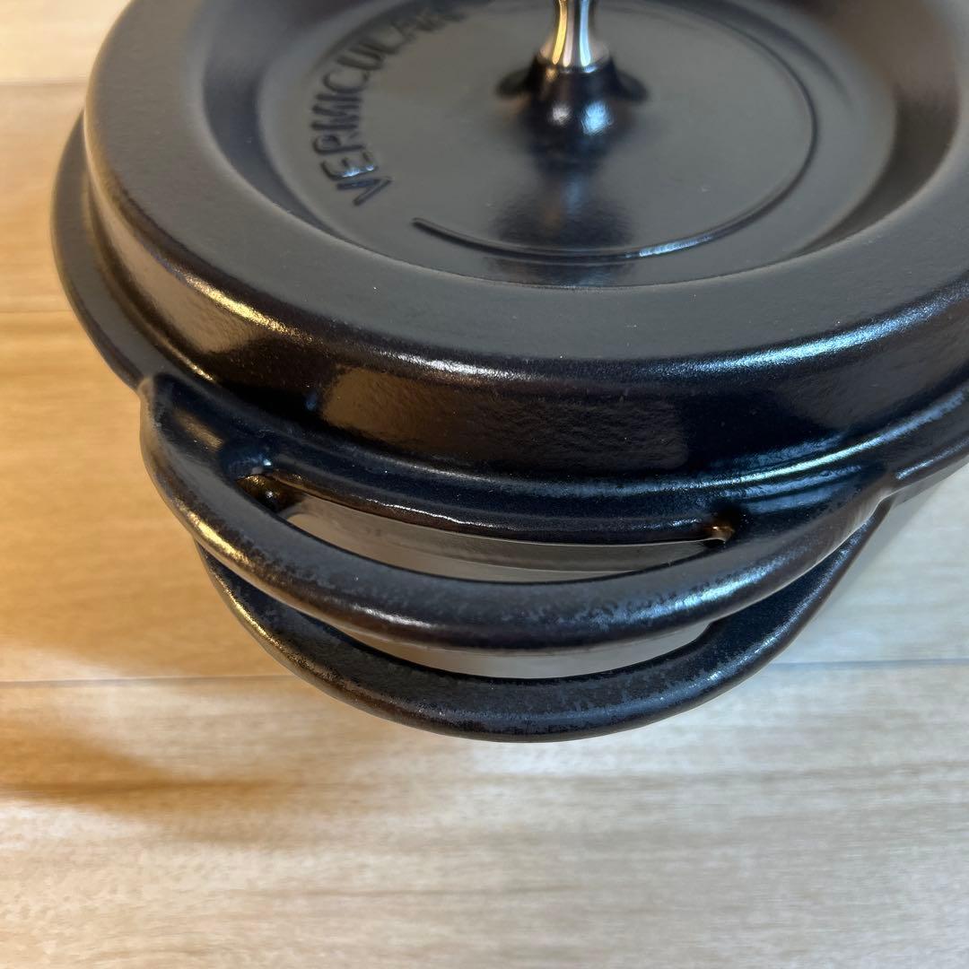 バーミキュラ　オーブンポットラウンド　22cm ブラック　両手鍋　鍋