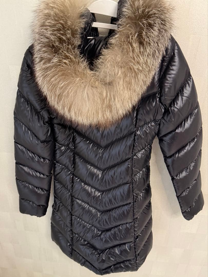 モンクレール　ロングダウン　レディース