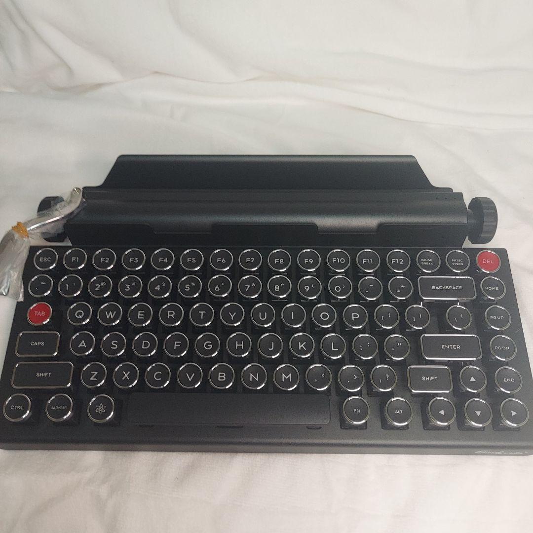 【未使用】QWERKYTOYS キーボード 本体　レトロ風