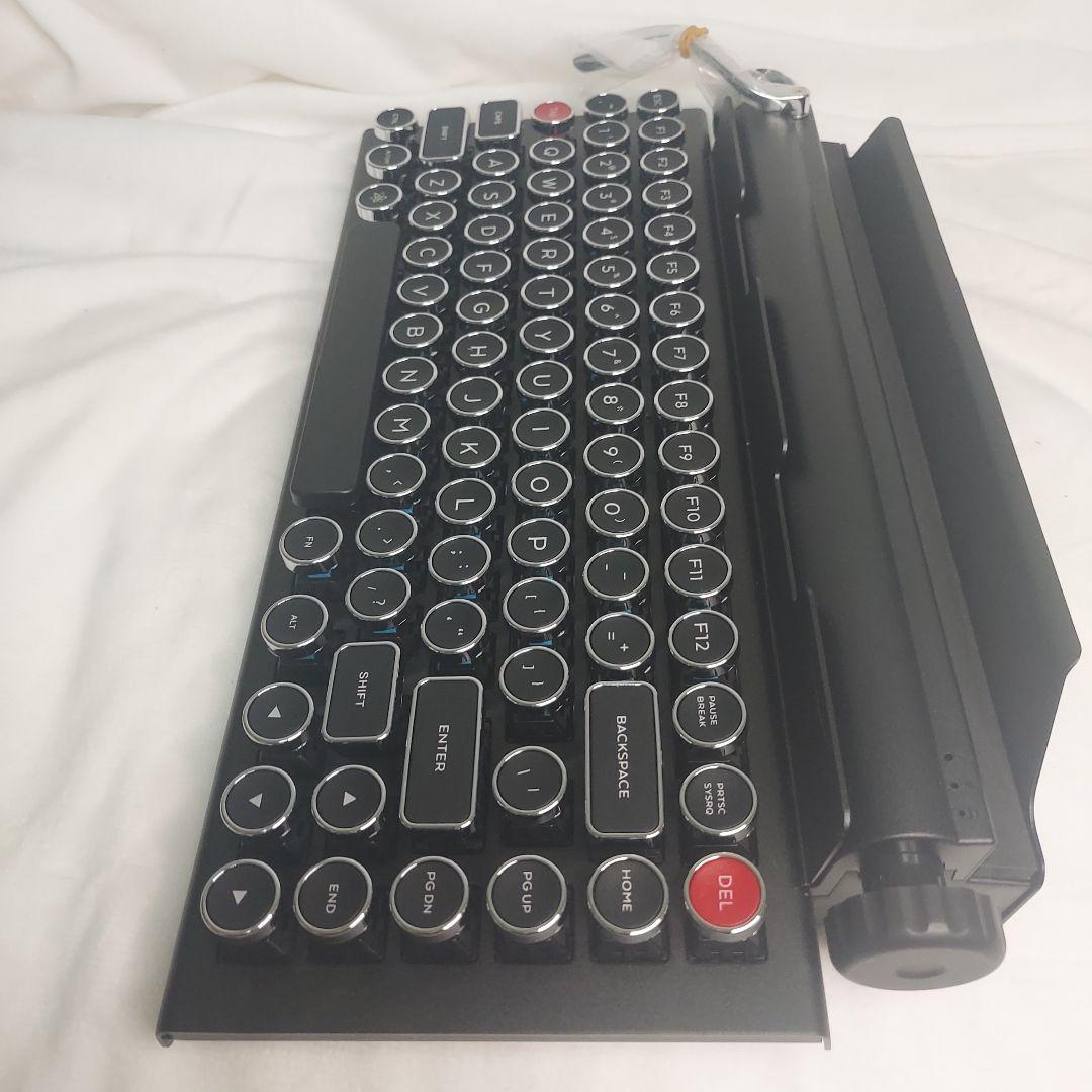 【未使用】QWERKYTOYS キーボード 本体　レトロ風