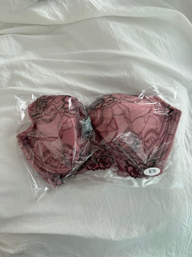 ナウクチュール　ブラジャー　E70