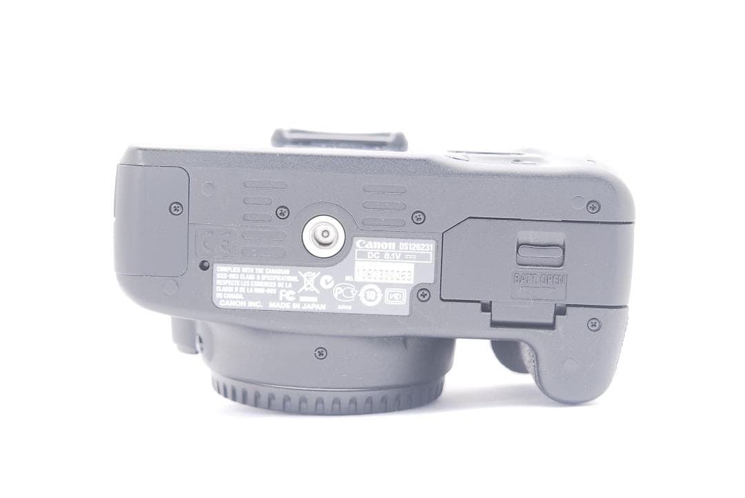 ✨バッテリーグリップ＆バッテリー×３個付き✨Canon kiss X3✨S数極少