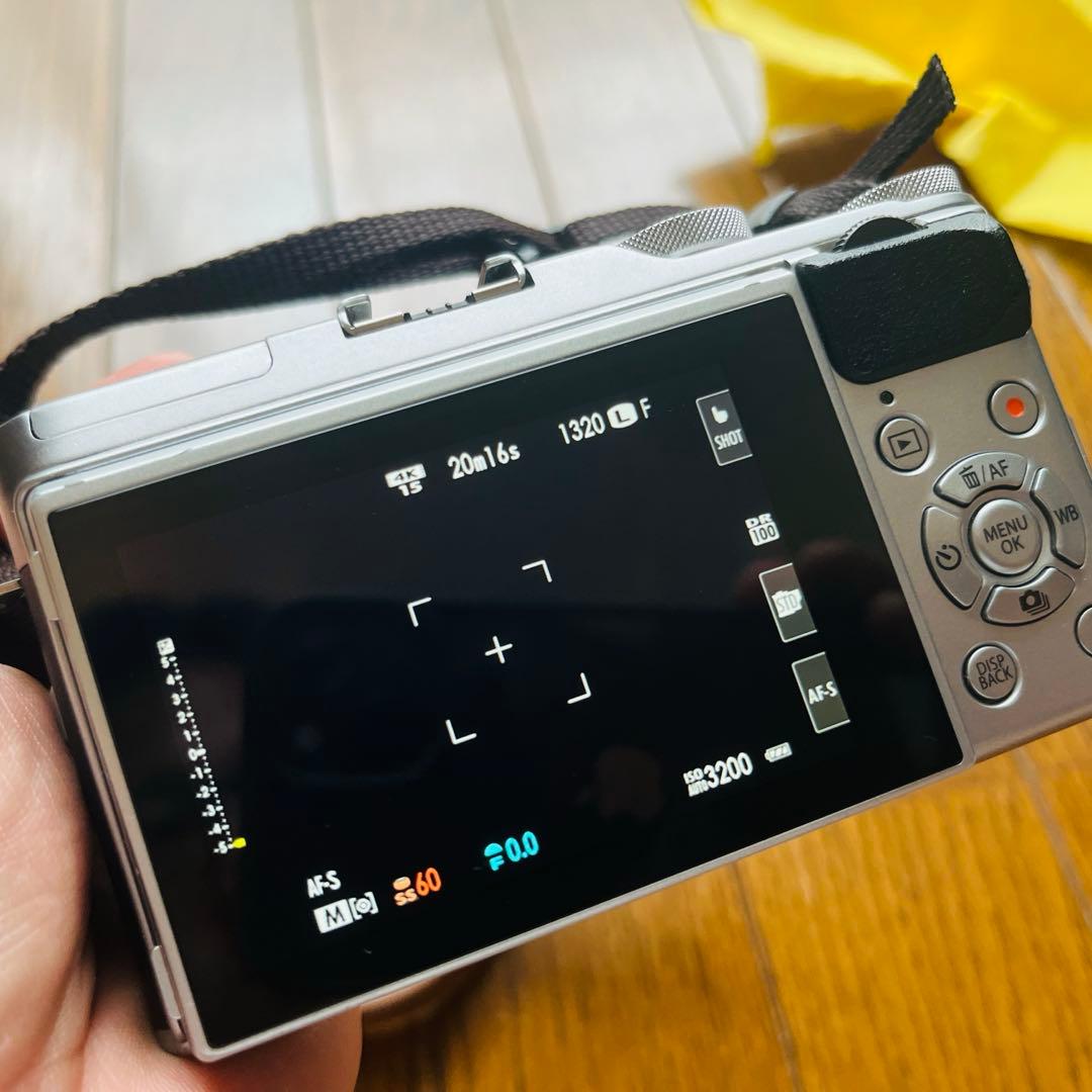 【最終値下げ】Fujifilm 富士フィルム X-A5 ミラーレス一眼 ブラック