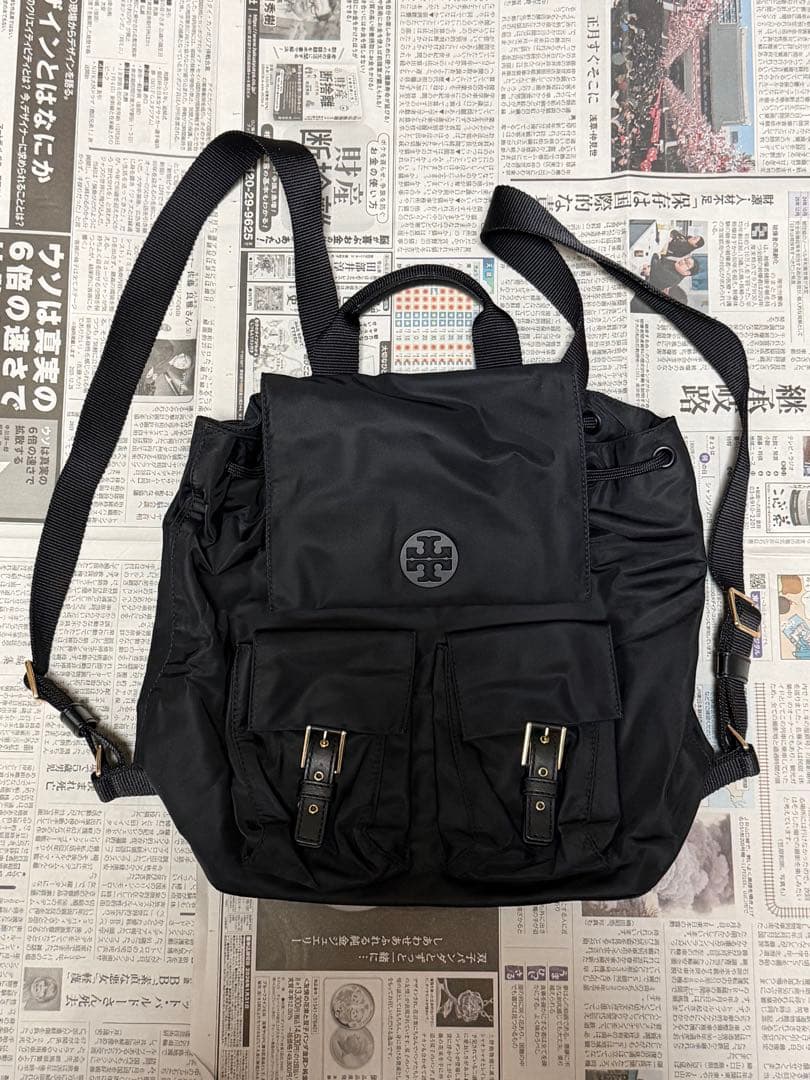 TORY BURCH トリーバーチ　ブラックナイロンリュック 多機能ポケット付き