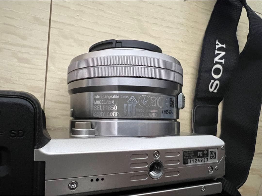 SONY α6000 ミラーレス一眼 本体＋付属品【再出品】