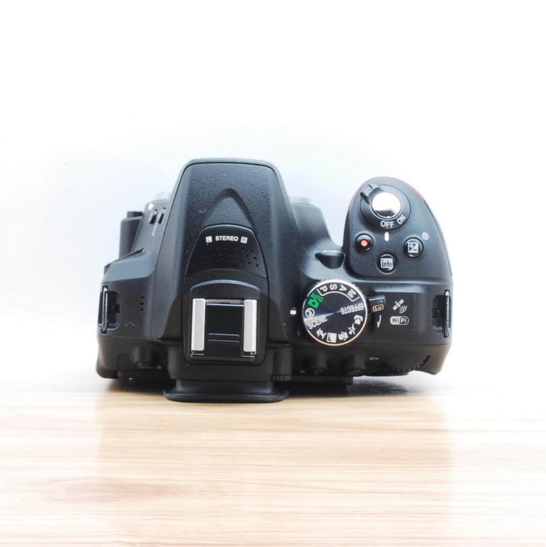 ポッキー⭐️新品級！ショット数3522回♪⭐️Nikon D5300 ダブル